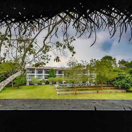 Grand Tamarind Lake Kataragama Exterior photo