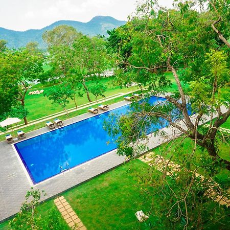 Grand Tamarind Lake Kataragama Exterior photo
