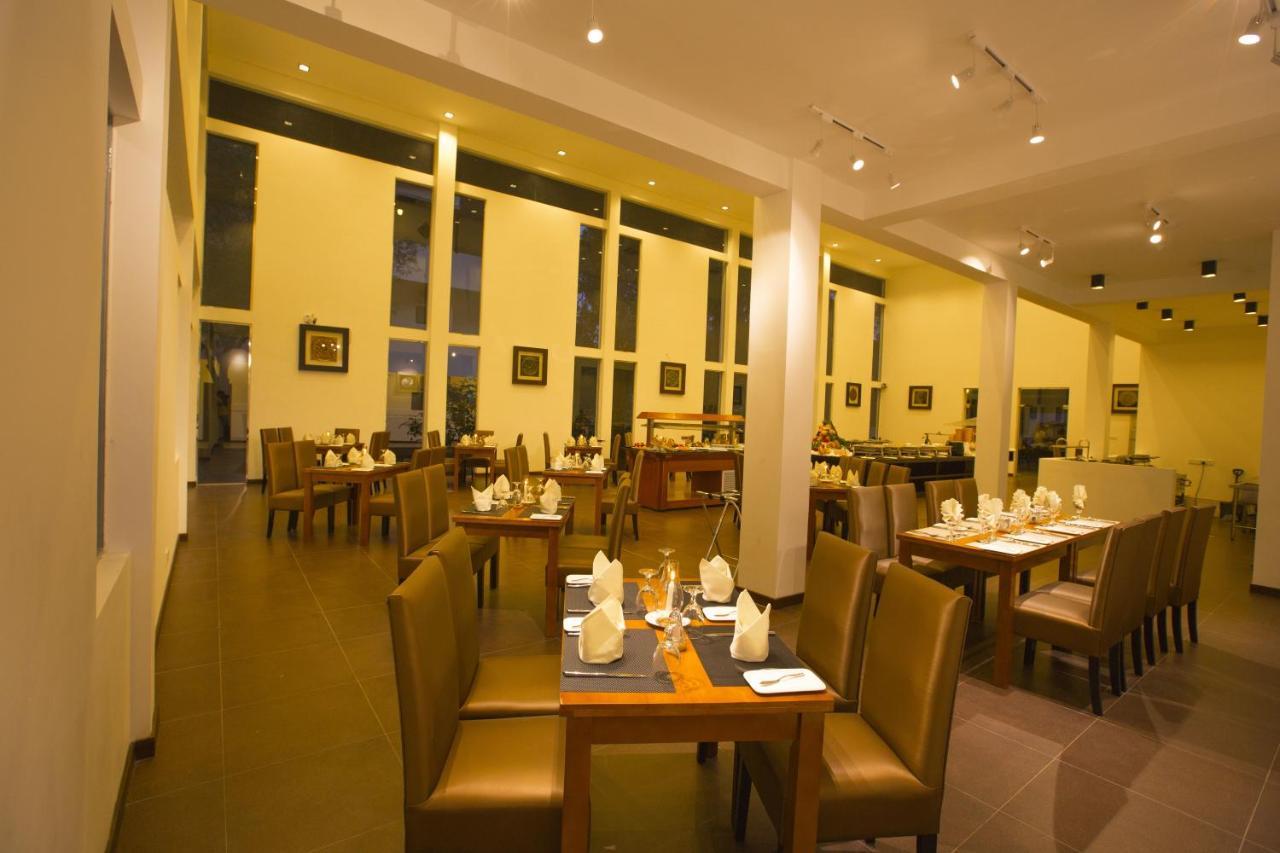 Grand Tamarind Lake Kataragama Exterior photo