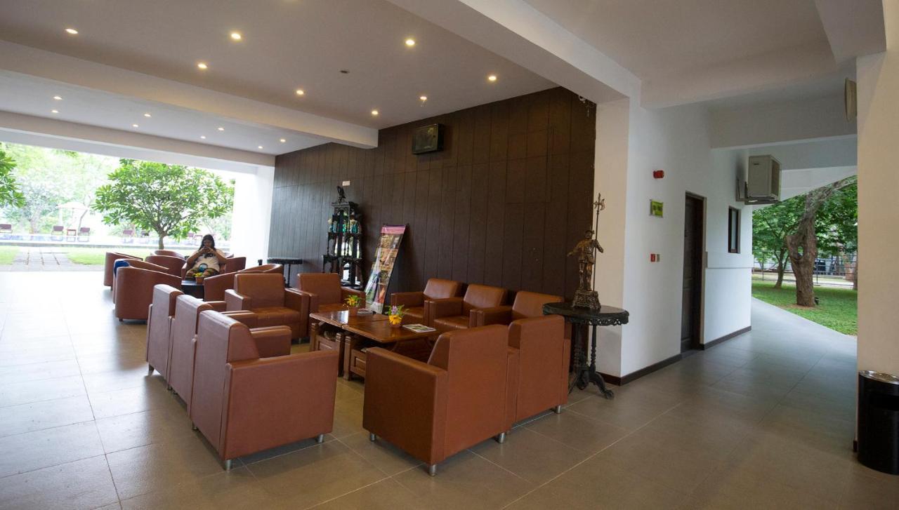 Grand Tamarind Lake Kataragama Exterior photo