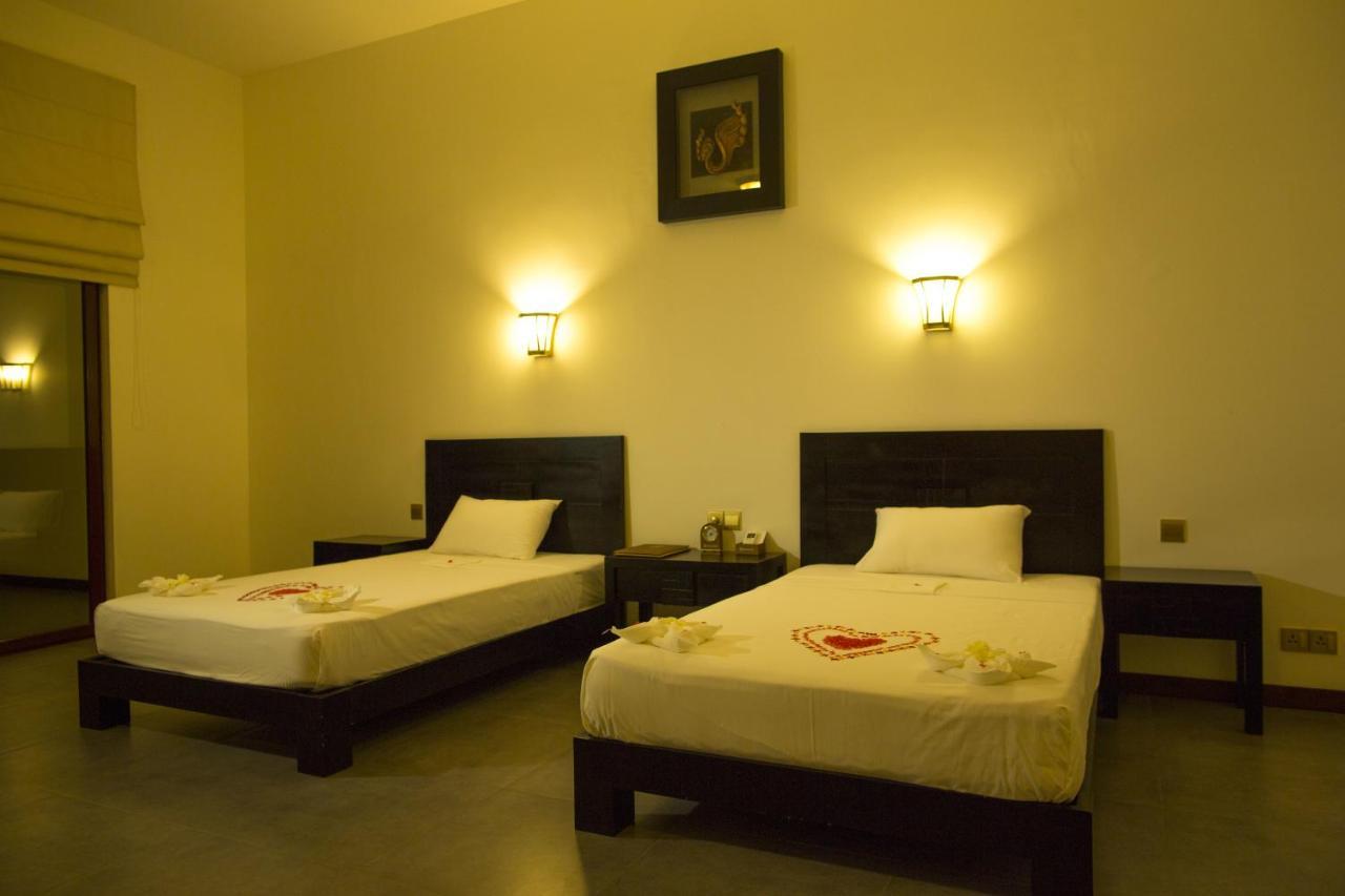 Grand Tamarind Lake Kataragama Room photo