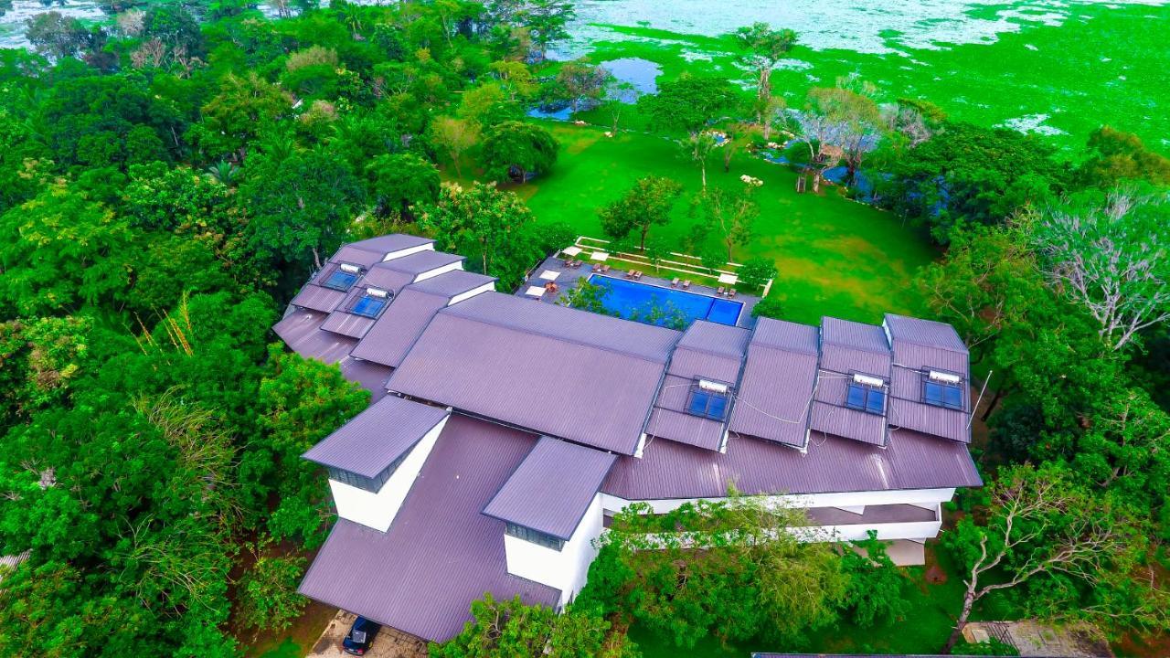 Grand Tamarind Lake Kataragama Exterior photo