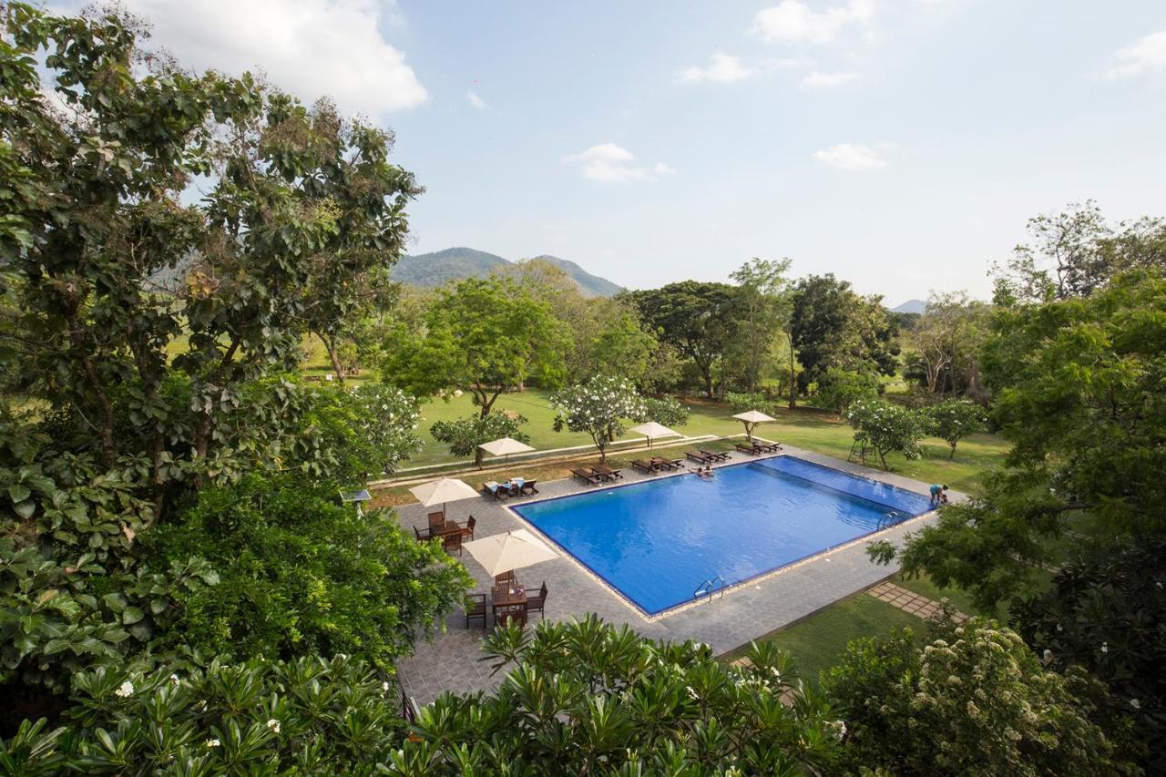 Grand Tamarind Lake Kataragama Exterior photo